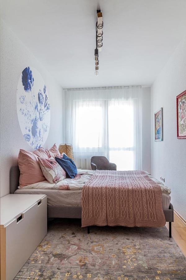 Almere With Free Parking Apartament